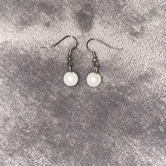Pearl earrings - Picture 1 of 1